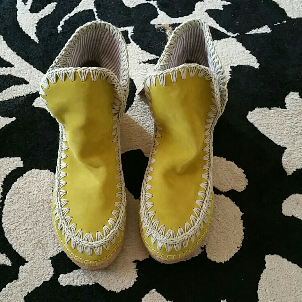 Mou boots / Free People Yellow Ankle Boots Sz 41